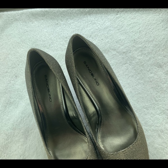 Bandolino Wedge Sandals - Picture 5 of 7